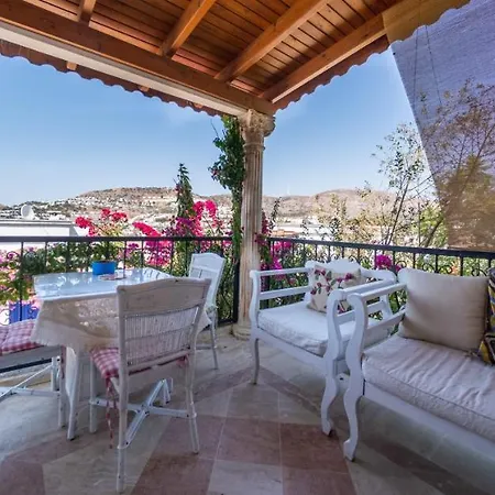 빌라 Charming House With Amazing Sea View In Bodrum 규무슬럭
